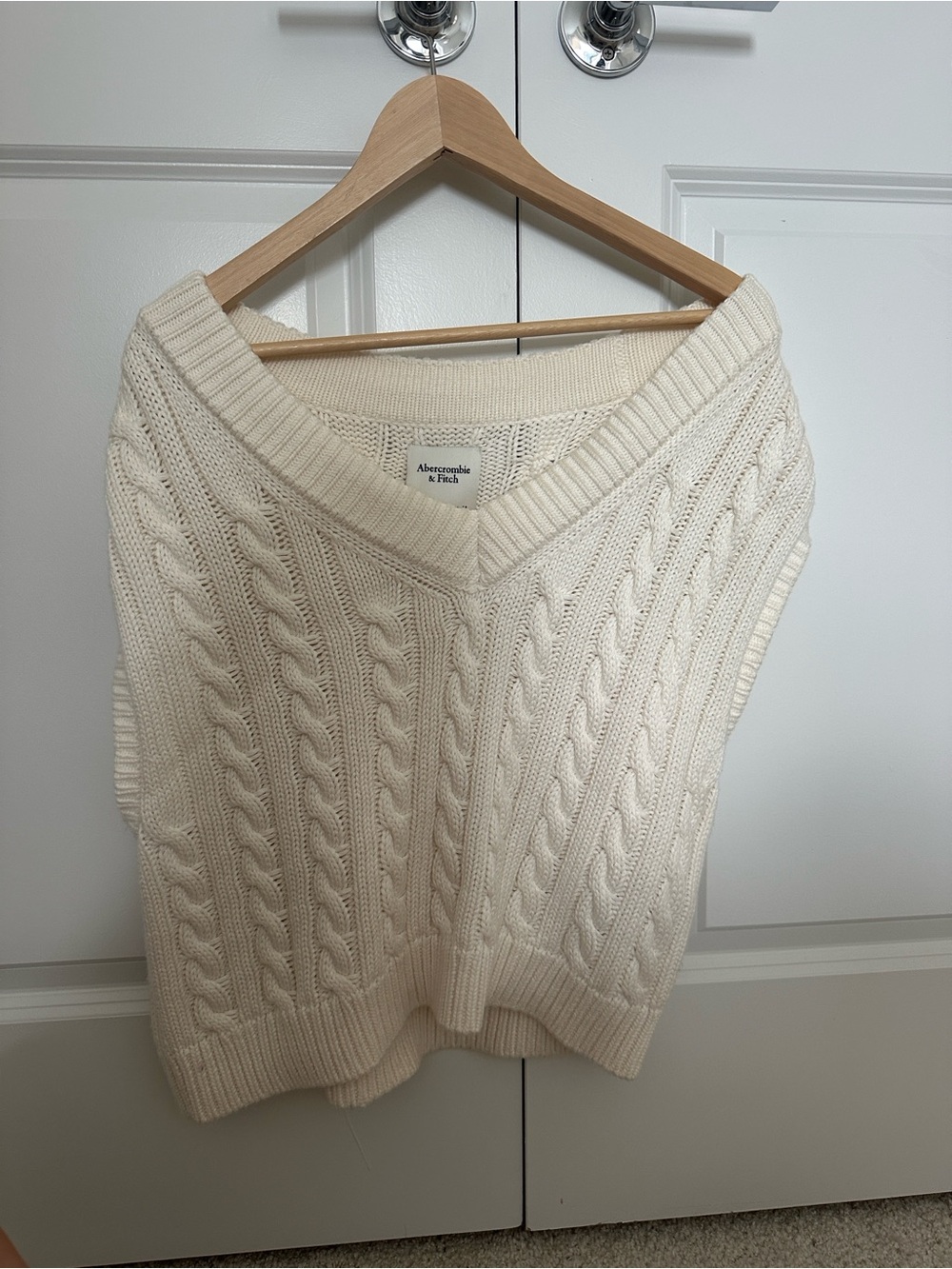 Abercrombie & Fitch Cream Cable-Knit V-Neck Sweater Vest